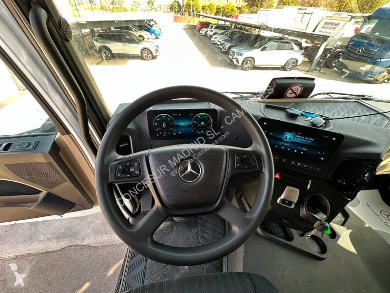 Cabeza tractora Mercedes 1845 LS