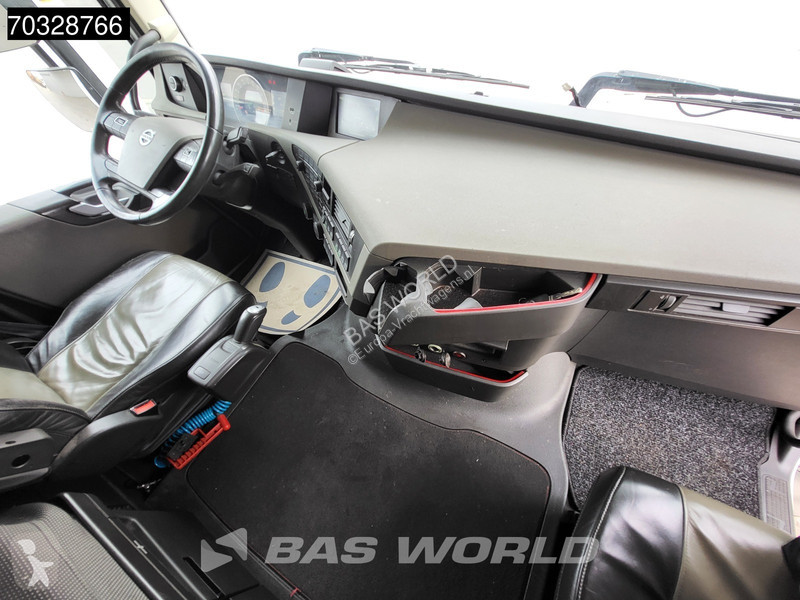 Tahač Volvo 500 4X2 XL 2xTanks Xenon I-ParkCool...