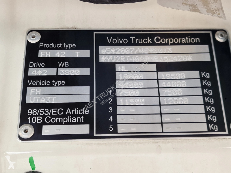 Tahač Volvo 13500 4x2 Globetrotter XL - I...