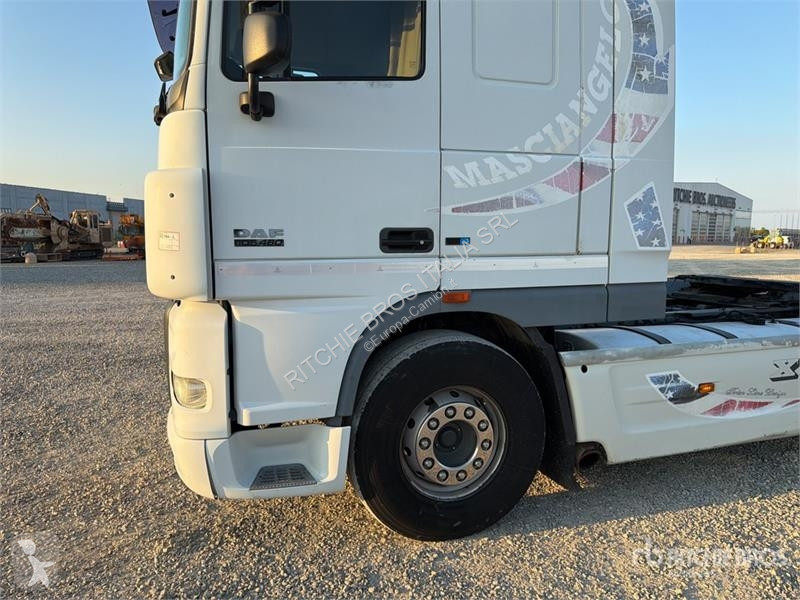 Cabeza tractora DAF 4x2 S/A Sleeper Truck Tractor