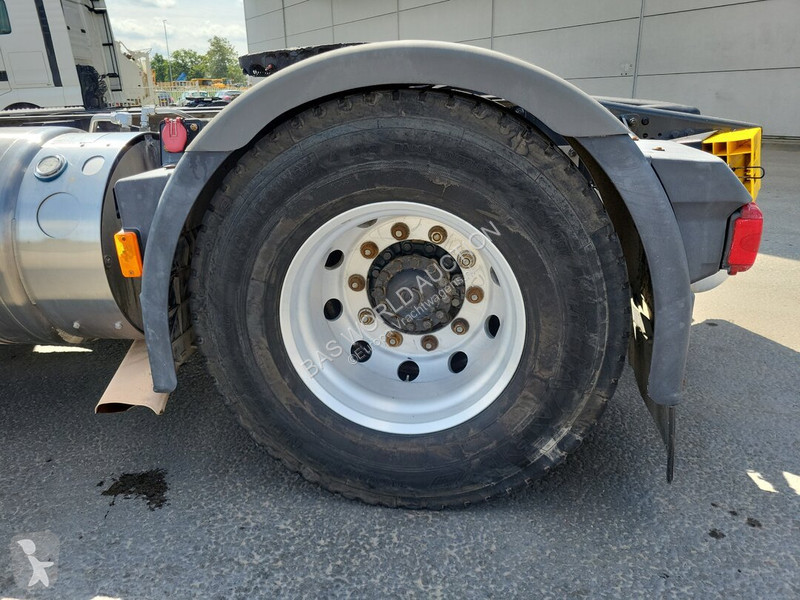 Nyergesvontató Iveco NP NP 460