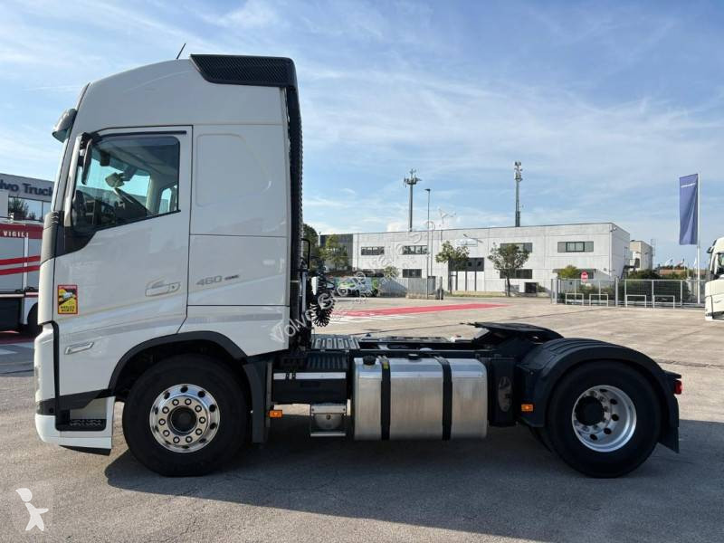 Cap tractor Volvo 460