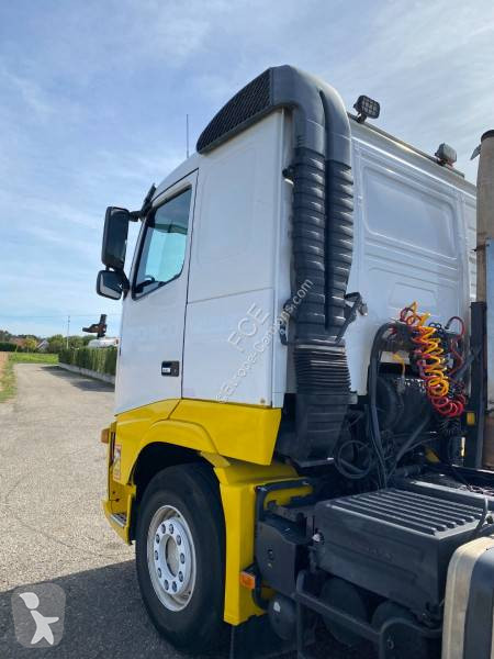 Cap tractor Volvo 580