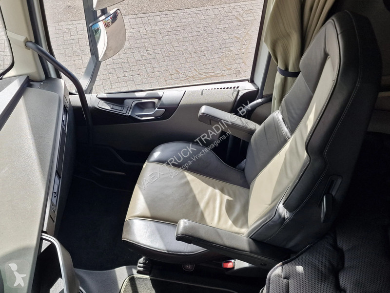 Cap tractor Volvo 13500 Globetrotter XL 6x2 -...