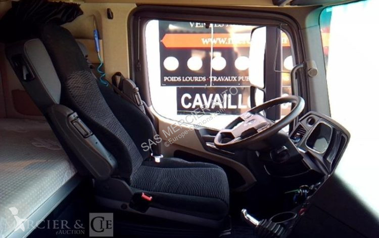 Cap tractor Mercedes