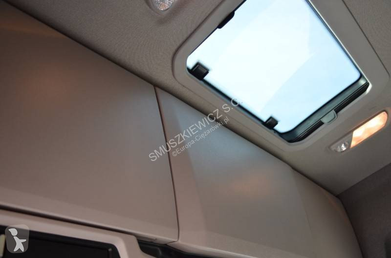 جرار Scania 460