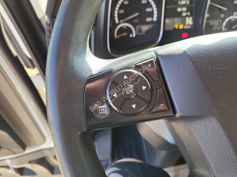 جرار Mercedes 2443