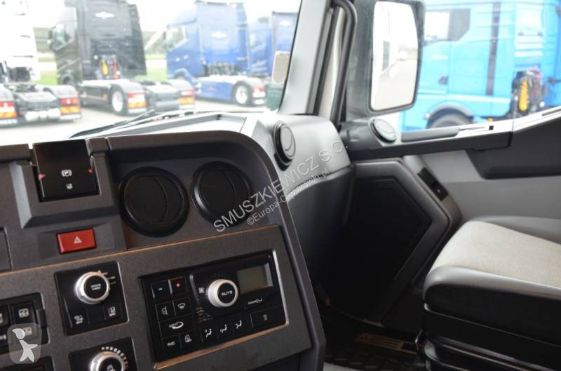 Renault 440 tractor unit