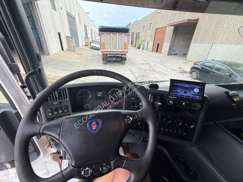 Scania 400 tractor unit