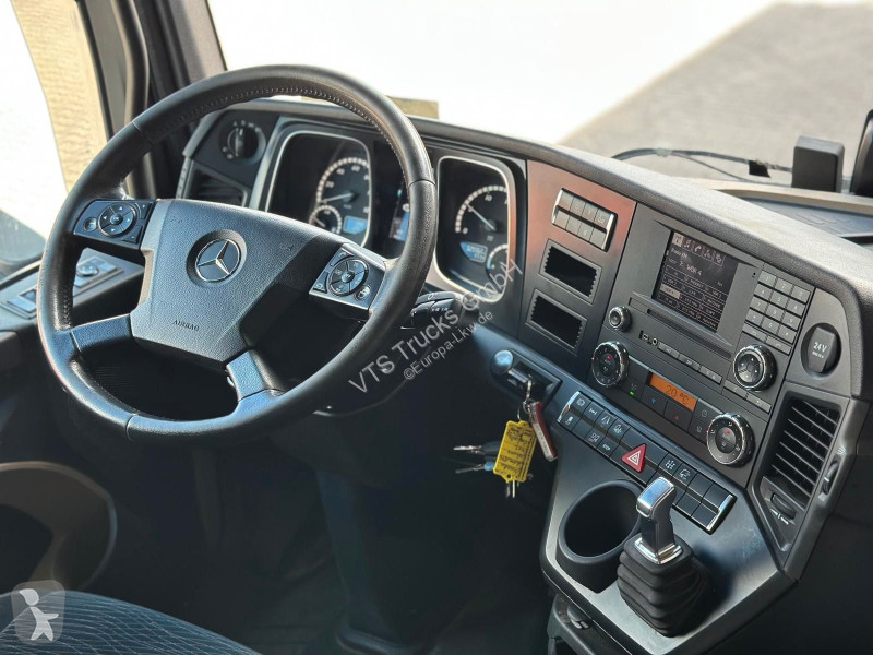 Tahač Mercedes 1846 LS 4x2 BL...