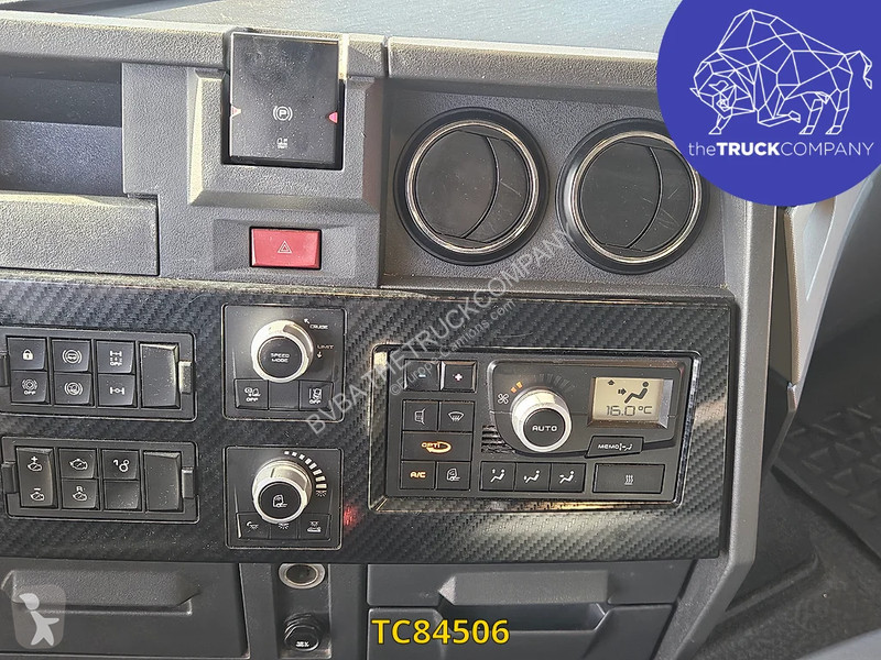 Renault T 520 tractor unit