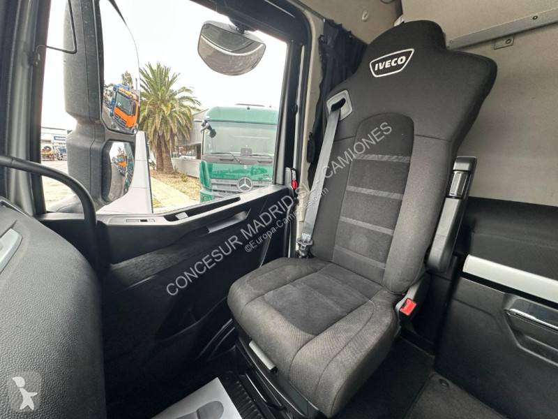 Iveco AS440S49T/P tractor unit
