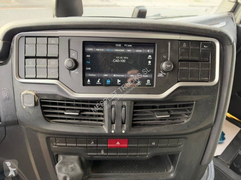 Iveco 490 tractor unit