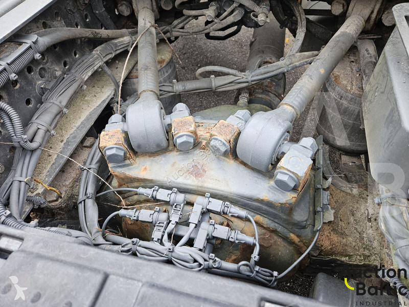 Nyergesvontató Mercedes 1845 LS