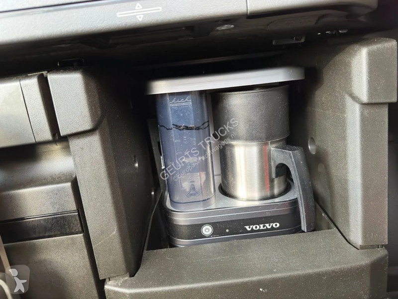 Traktor Volvo 16750 6X4 XXL CABINE...
