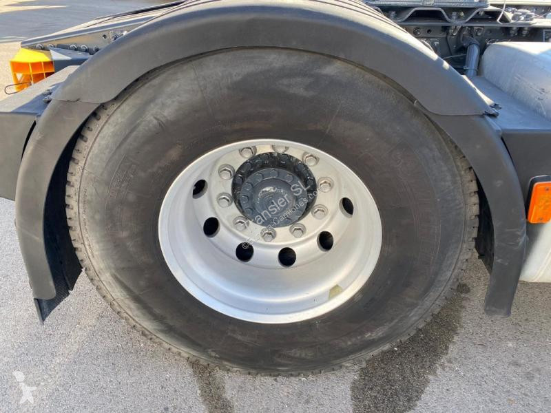 جرار Iveco AS 440 S 46 TP