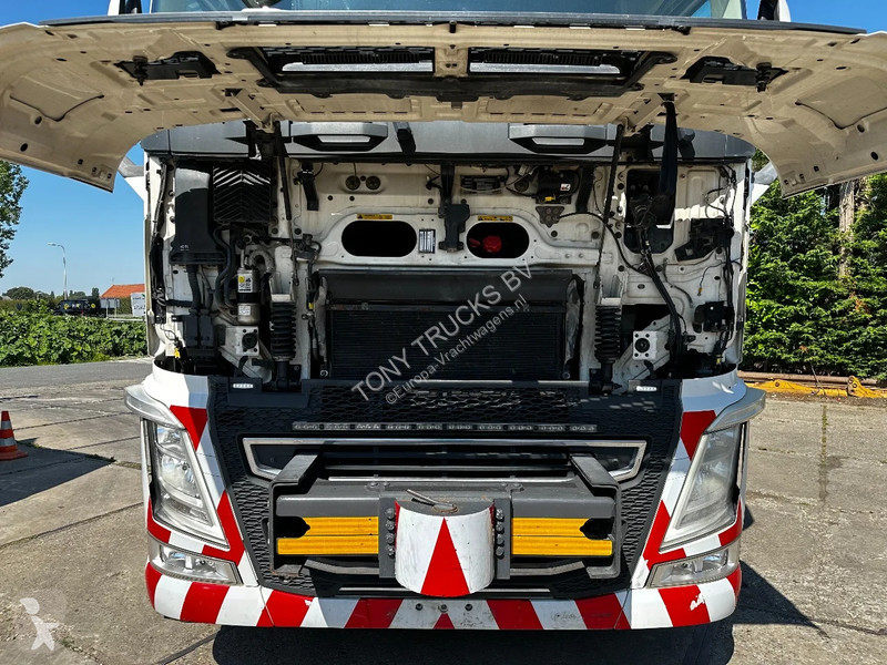Tahač Volvo 16750 8X4 Tractor-unit Push-pull...