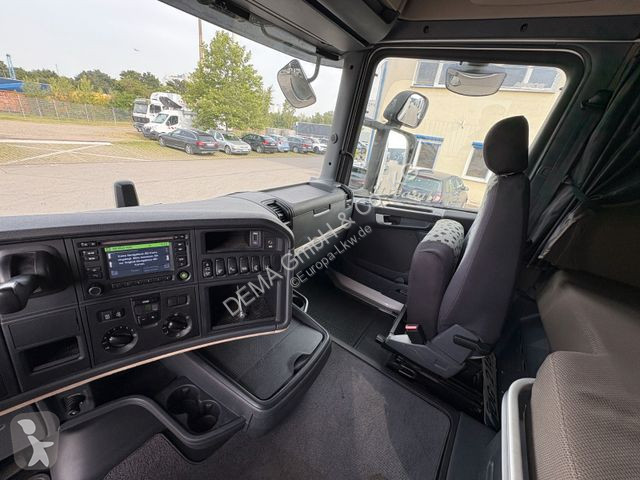 Traktor Scania...