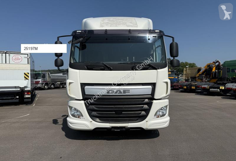 Traktor DAF CF400
