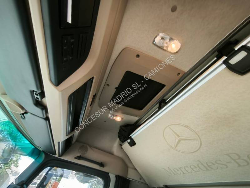 Traktor Mercedes