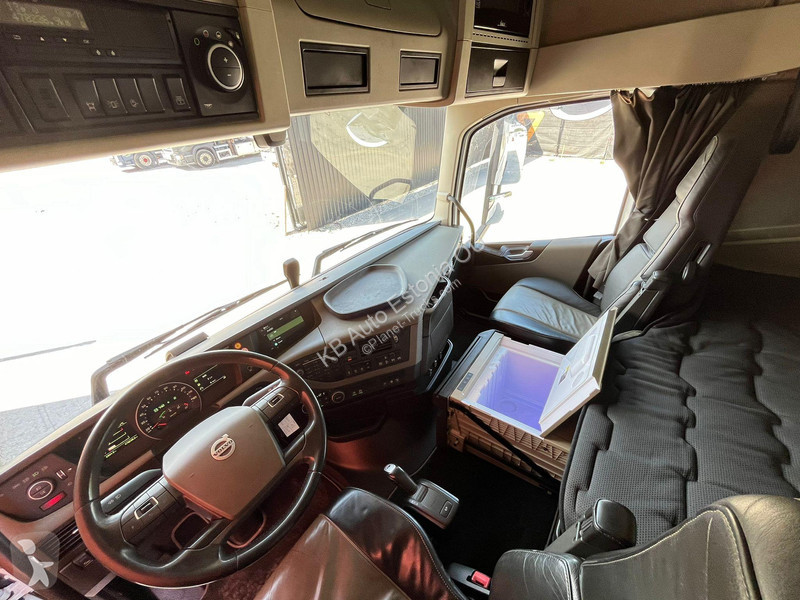 Tahač Volvo 500 6x2 GLOBE XL / ADR / RETARDER /...