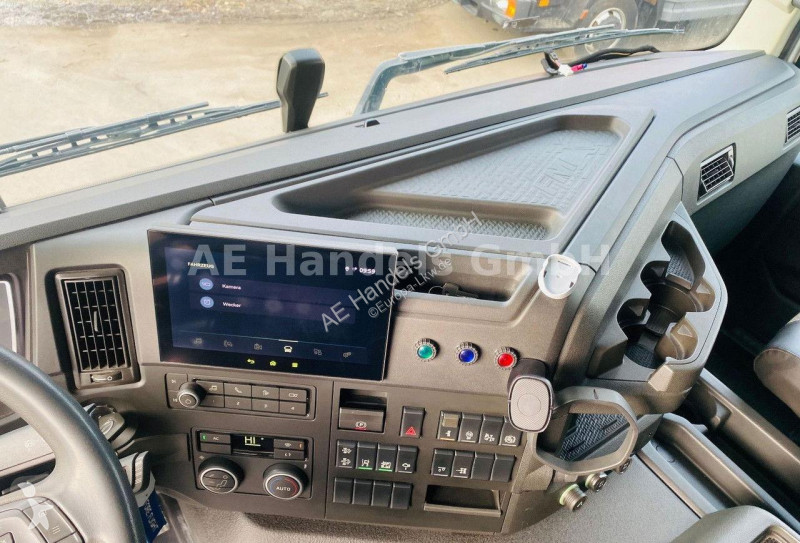جرار Volvo FMX 500