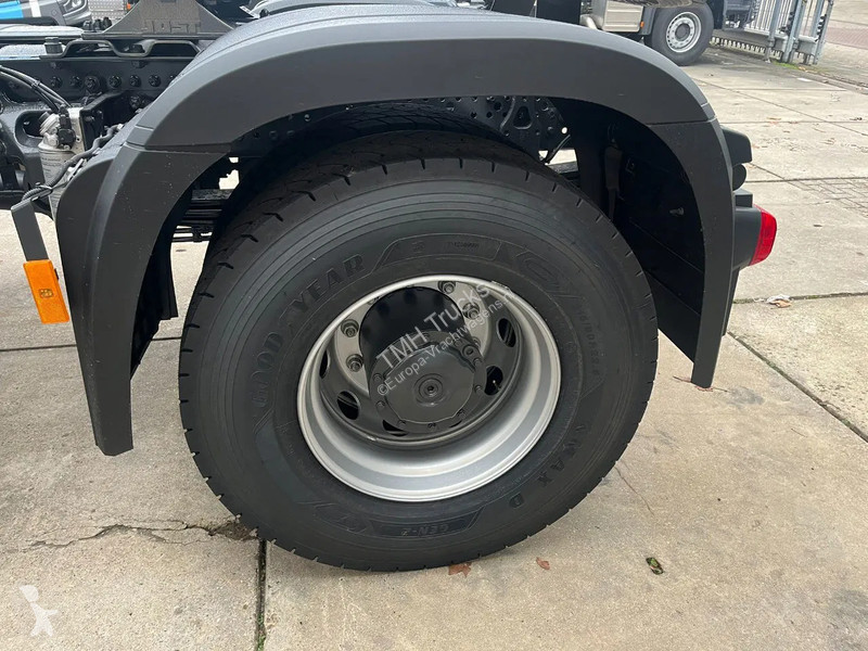 Trattore Stradale Mercedes 2045 S 4x2 Tractor Head