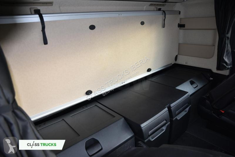 Traktor Mercedes 5 1845 BigSpace