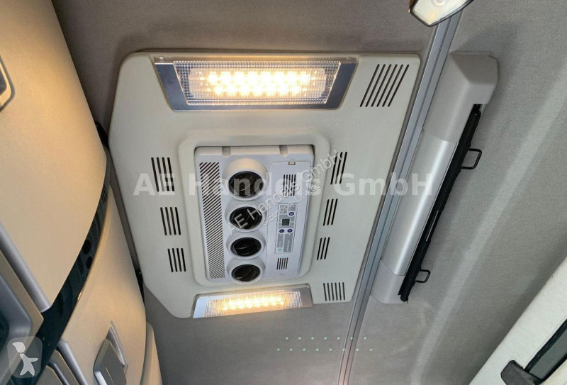 Traktor Renault T HIGH 520