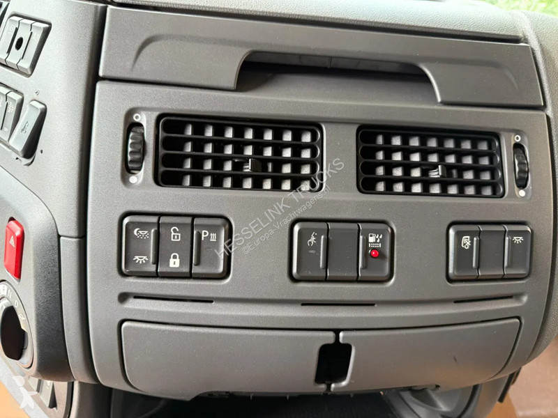 Traktor DAF 440  440 FT Space Cab Special...
