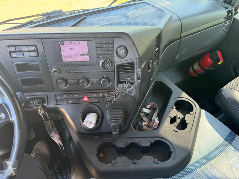Tracteur Mercedes 2046