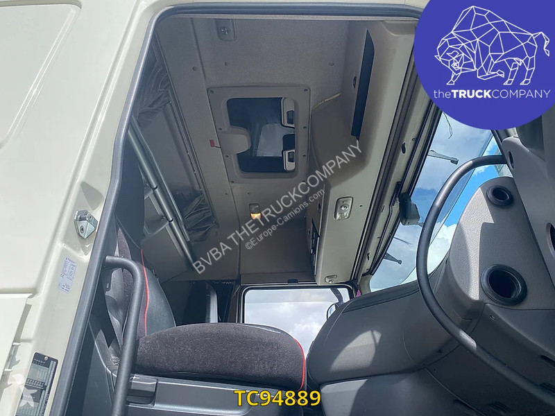 Traktor DAF 460