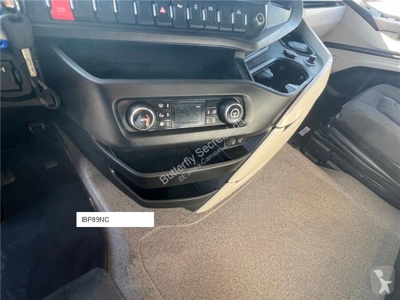 جرار Iveco S-WAY 500