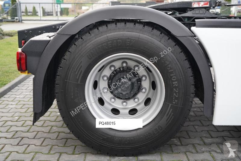 Влекач Iveco 480