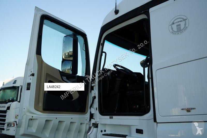 جرار Mercedes ACTROS 1842