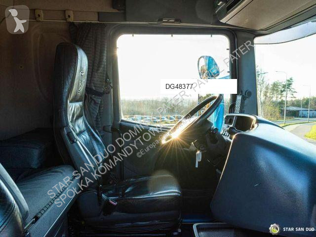 Влекач Scania PK 44002