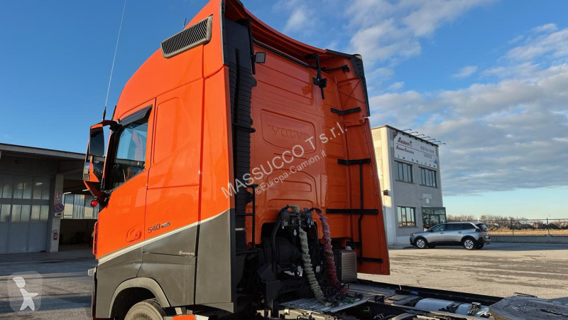 جرار Volvo 42T 4x2