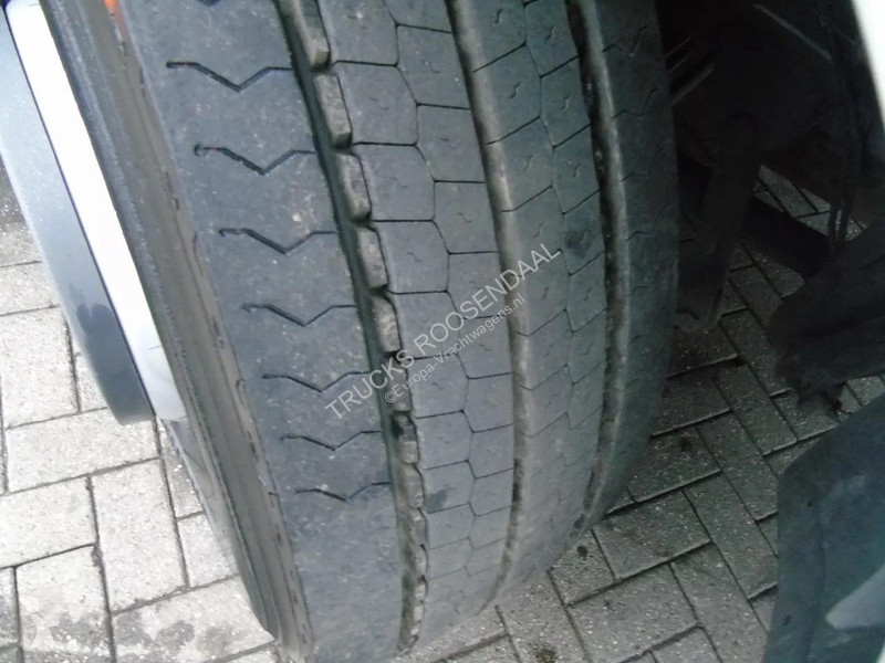 Iveco 420 + EURO 6 + SPOILER tractor unit