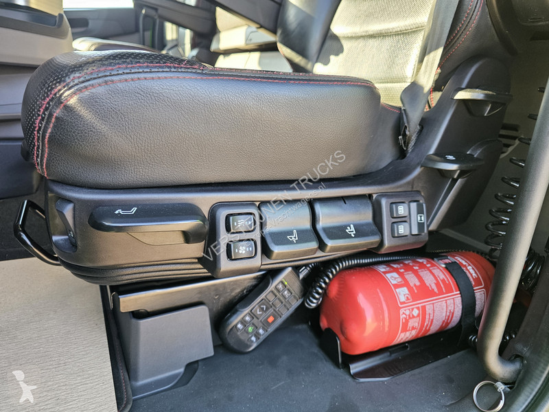 Влекач Scania S770 V8 / 6x4 / RETARDER / FU AIR /