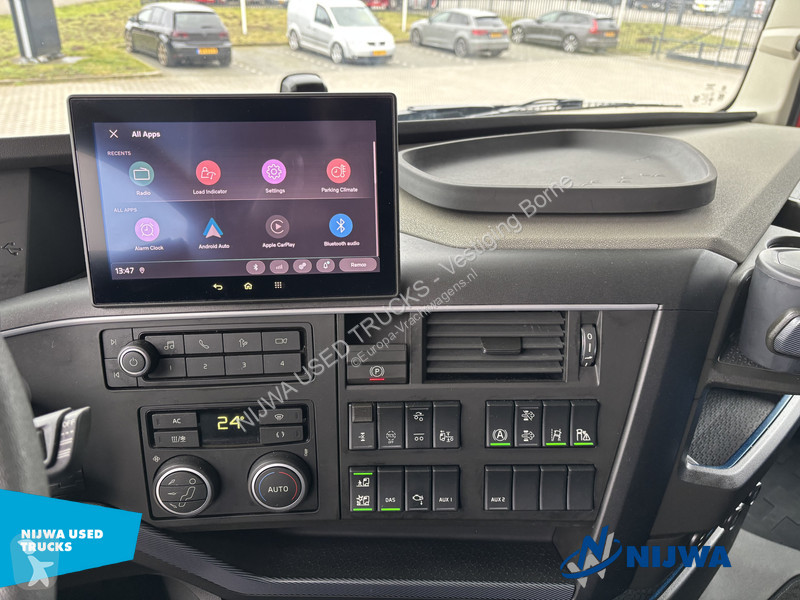 جرار Volvo 460 6x2/4 I-Save + I-Park