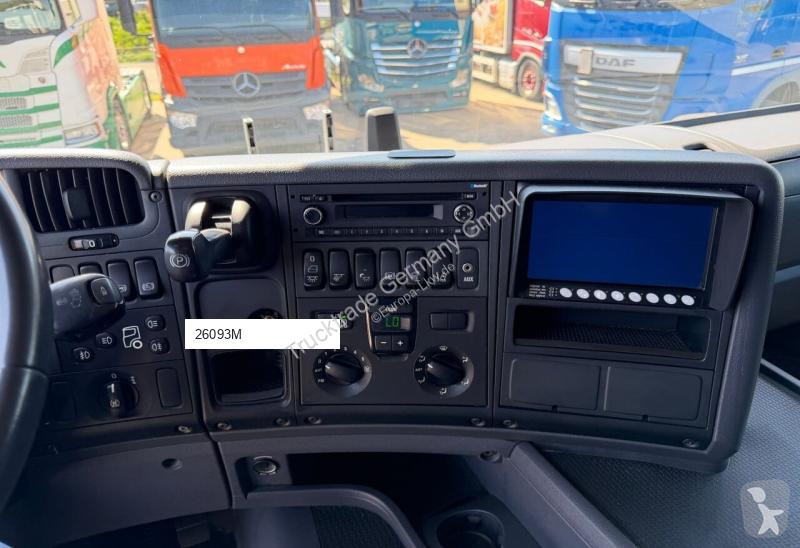 جرار Scania 589 G 410 LA