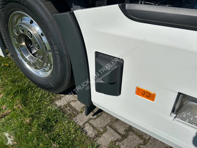 جرار Volvo 13500 | AERO | RETARDER | FULL AIR |...