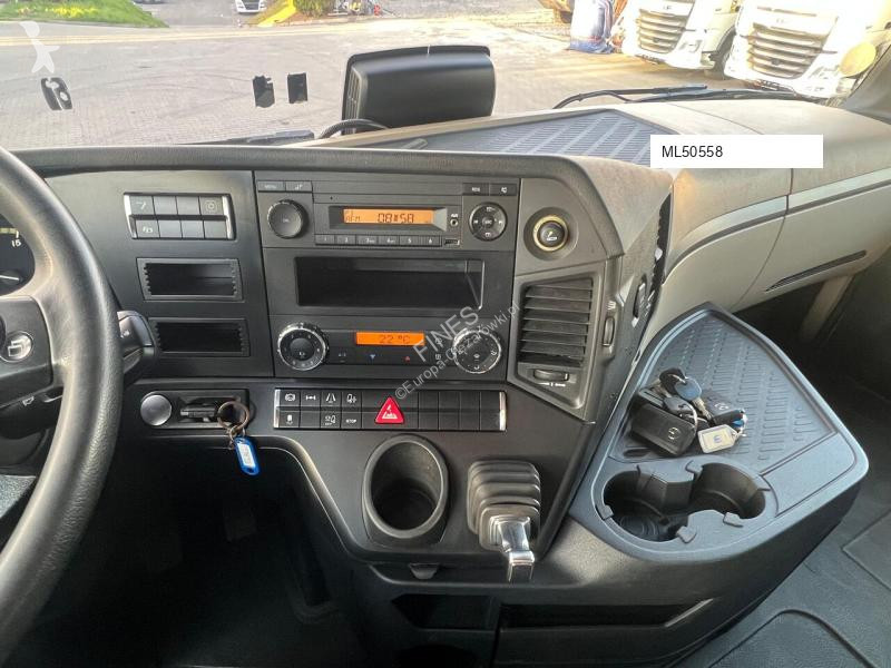 Влекач Mercedes Actros 1845