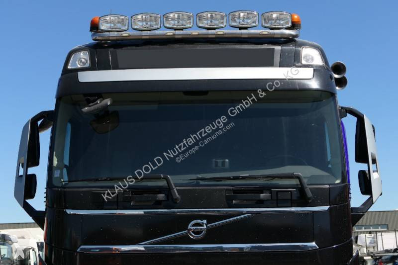جرار Volvo