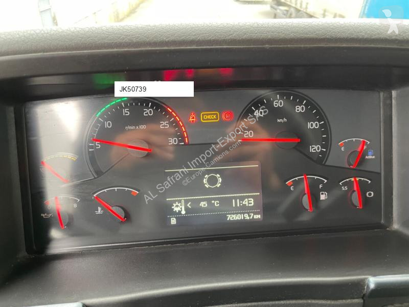جرار Volvo 400