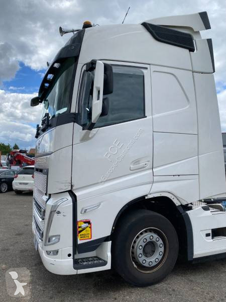جرار Volvo