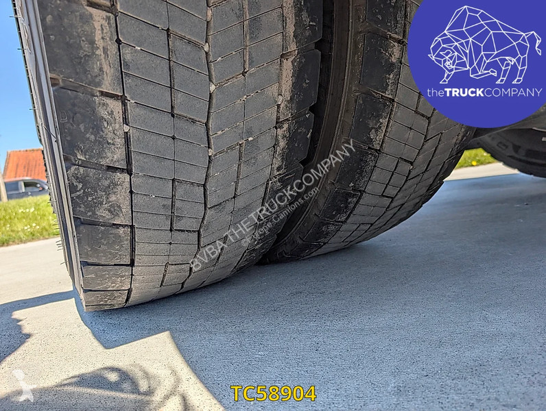 جرار Volvo 500
