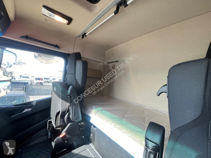 جرار Mercedes  1851 LS