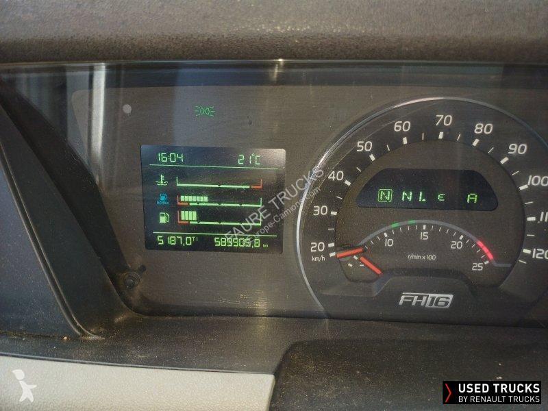 جرار Volvo