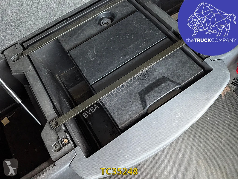 جرار Renault T 480